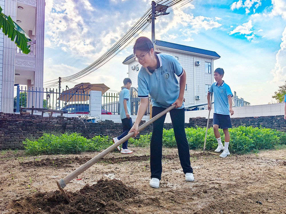 兰州正规叛逆孩子训练机构怎么联系？本地寄宿培育机构筛选指南